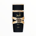 Rimaal Lattafa Asad Eau de Parfum Flakon in Schwarz und Gold mit orientalischem Design und 100ml Inhalt.